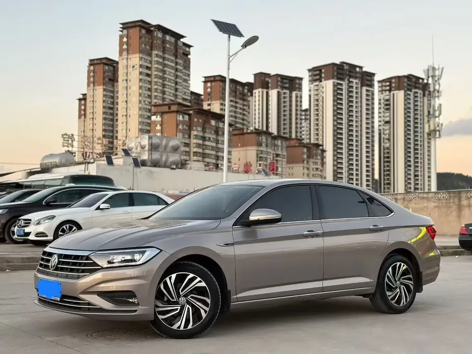 Volkswagen Sagitar 2022