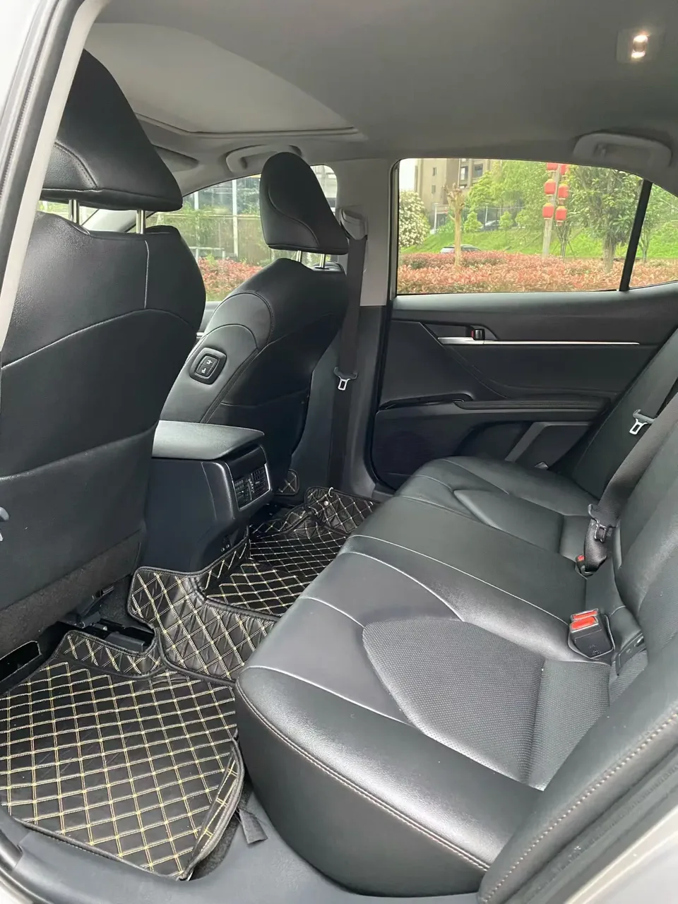 Toyota Camry 2.0G Deluxe Edition 2024 — миниатюра 3