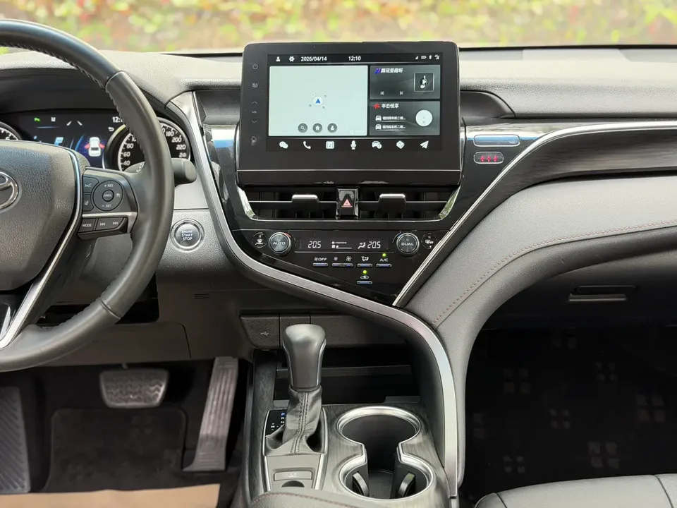 Toyota Camry 2.0G Deluxe Edition 2022 — миниатюра 3