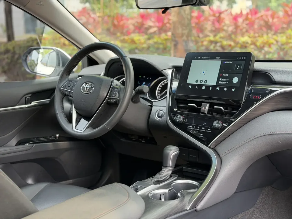 Toyota Camry 2.0G Deluxe Edition 2022 — миниатюра 5
