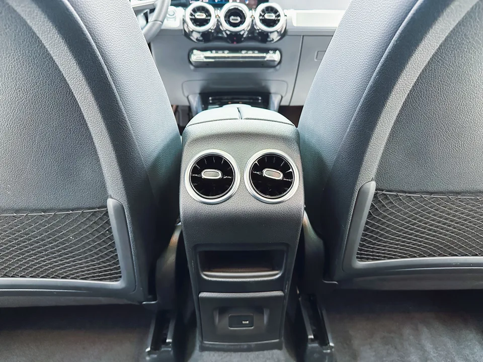 Mercedes-Benz GLB-Class GLB 2022 second facelift GLB 200 fashionable model 2022 — thumbnail 3