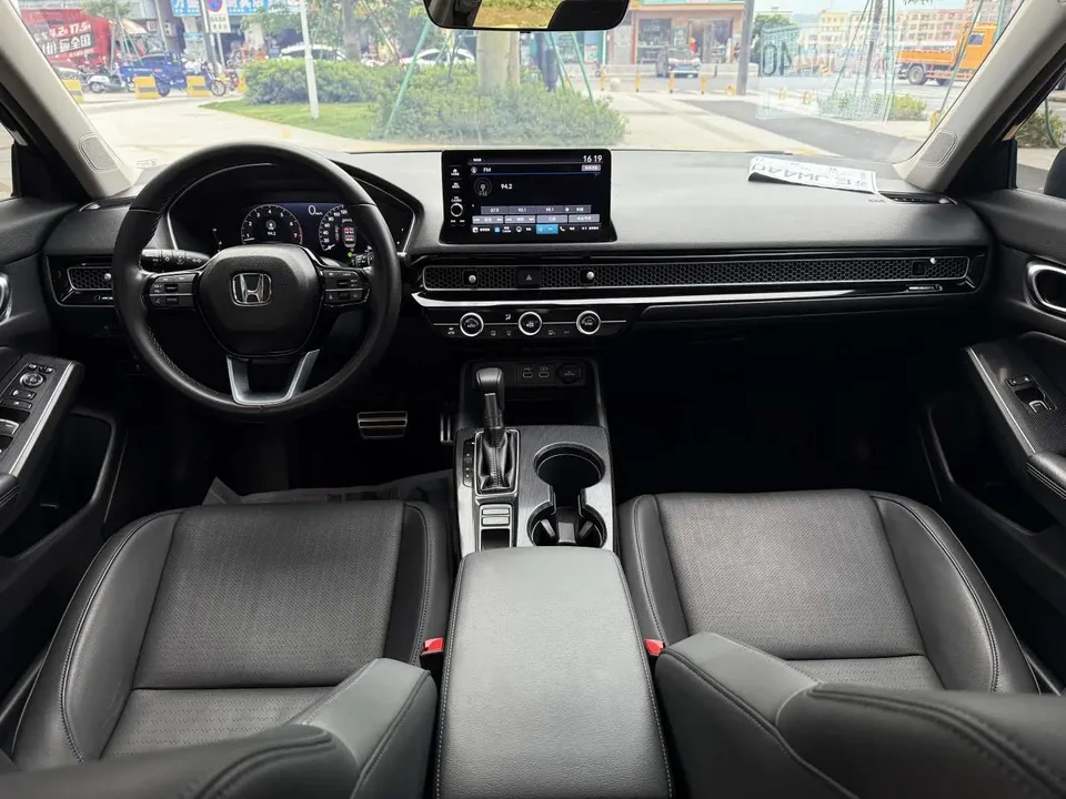 Honda Integra HATCHBACK 240TURBO CVT Magic NightDeluxe Edition 2023 — миниатюра 5