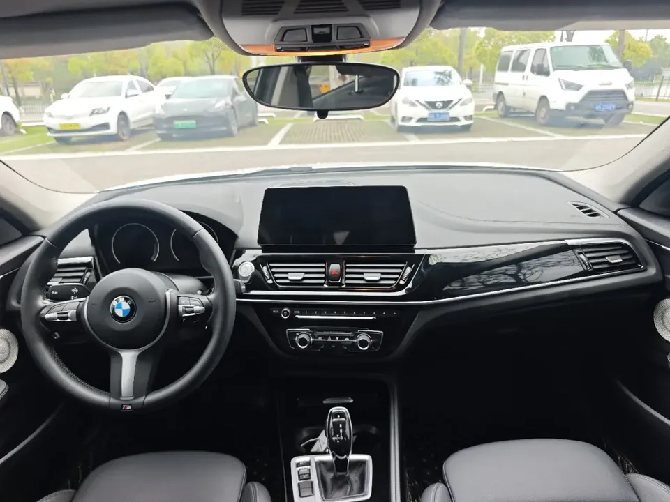 BMW 1 Series BMW 1 Series 2023 120i M Sport Night Edition 2023 — миниатюра 3