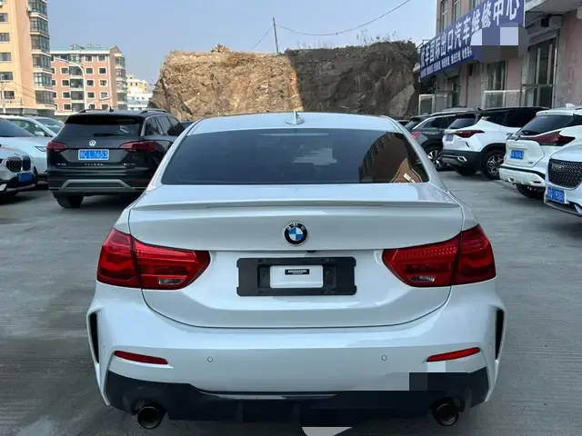 BMW 1 Series facelift 120i M Sport Night Edition 2023 — миниатюра 2