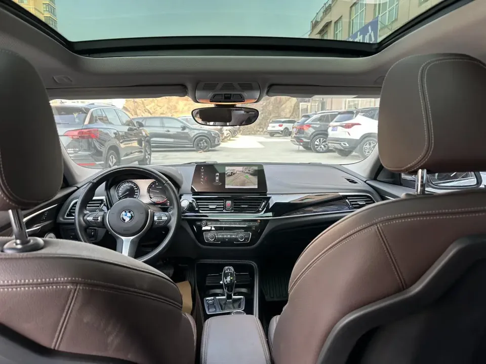 BMW 1 Series facelift 120i M Sport Night Edition 2023 — миниатюра 5