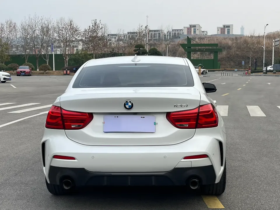 BMW 1 Series BMW 1 Series 2021 125i M Sport Night Edition 2022 — миниатюра 2