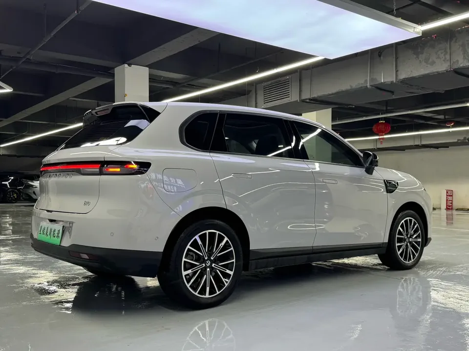Leapmotor B10 510 Enjoy Edition 2025 — миниатюра 2