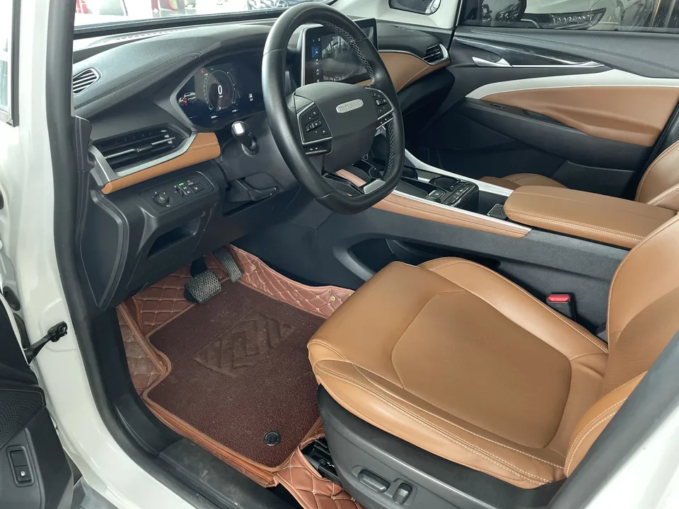 Datong Maxus G50 PLUS 1.5T automatic escort version 2022 — миниатюра 4