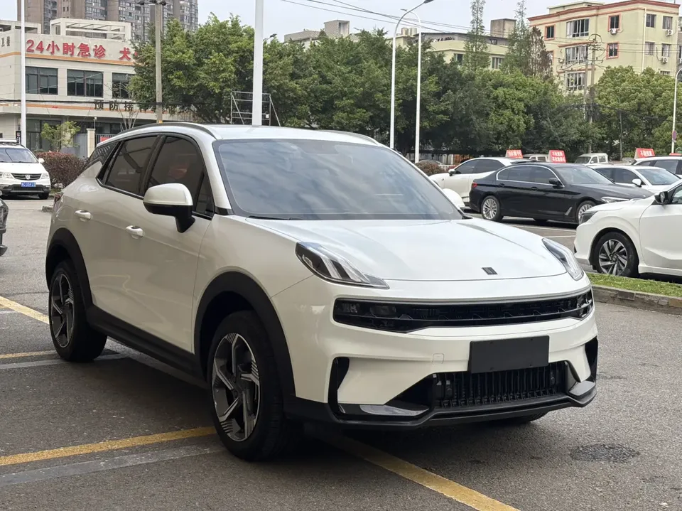 Lynk & Co 06 Lynk & Co 06 2023 Remix 1.5T Hero 2023 — миниатюра 3