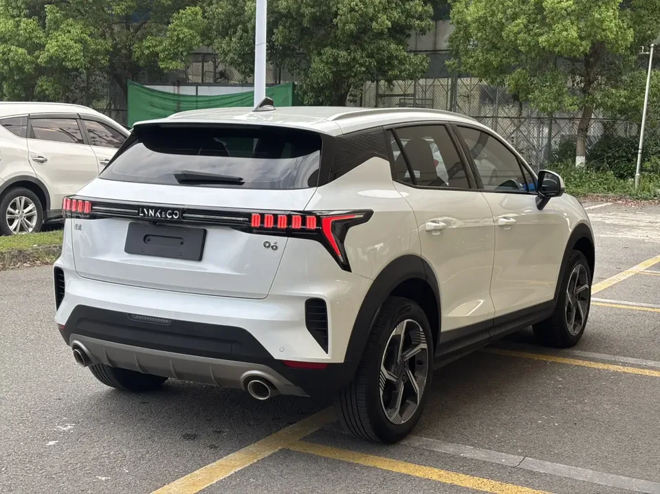 Lynk & Co 06 Lynk & Co 06 2023 Remix 1.5T Hero 2023 — миниатюра 5