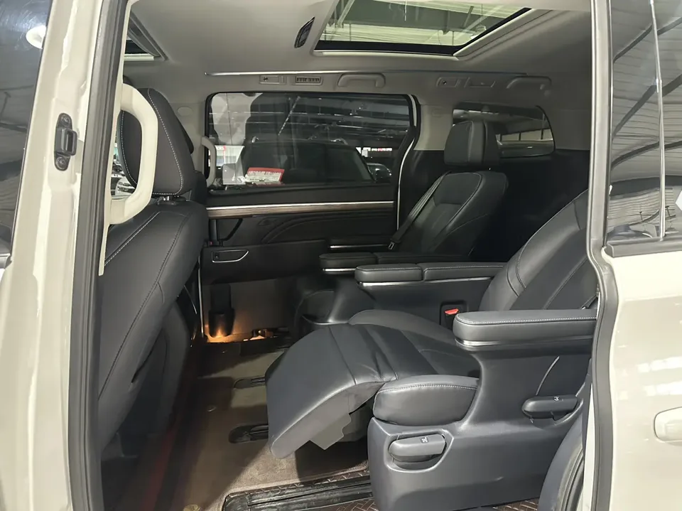 GAC Trumpchi M8 Trumpchi M8 2023 Lingxiu Series 390T Premium Edition 2023 — миниатюра 3