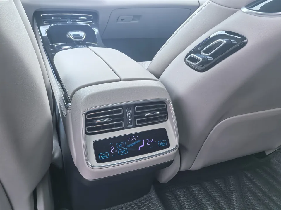 BYD Han DM Han DM 2025 DM-i 125KM Premium Edition 2024 — миниатюра 4