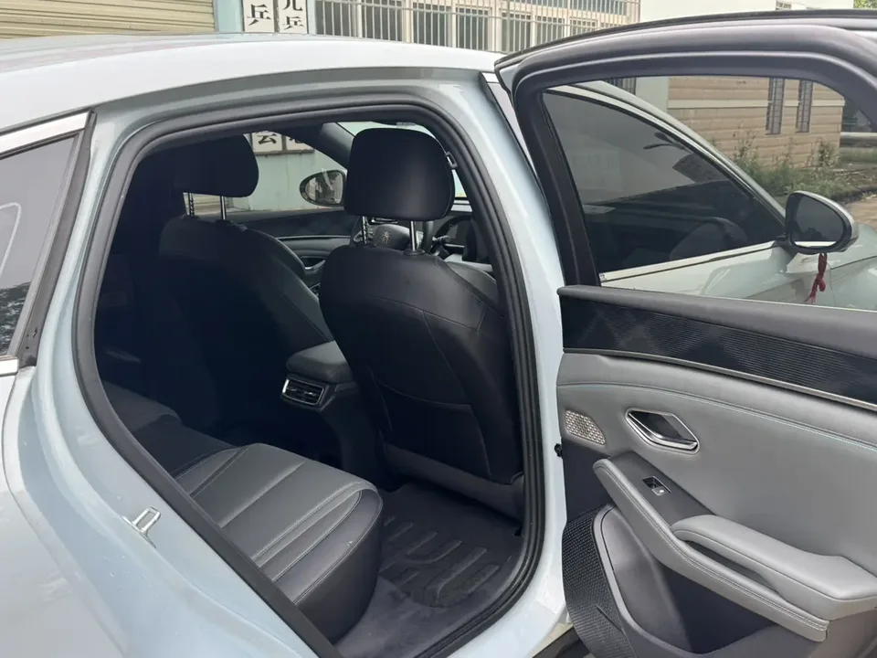 BYD Qin L DM DM-i 120KM Beyond Edition 2025 — миниатюра 4