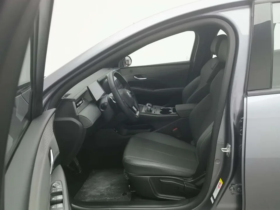 BYD Qin PLUS EV Smart Driving Edition 420KM Leading Edition 2025 — миниатюра 3