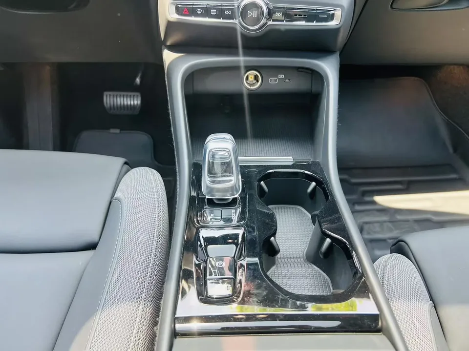 Volvo XC40 Volvo XC40 2024 B3 Zhiyuan Luxury Edition 2023 — миниатюра 4