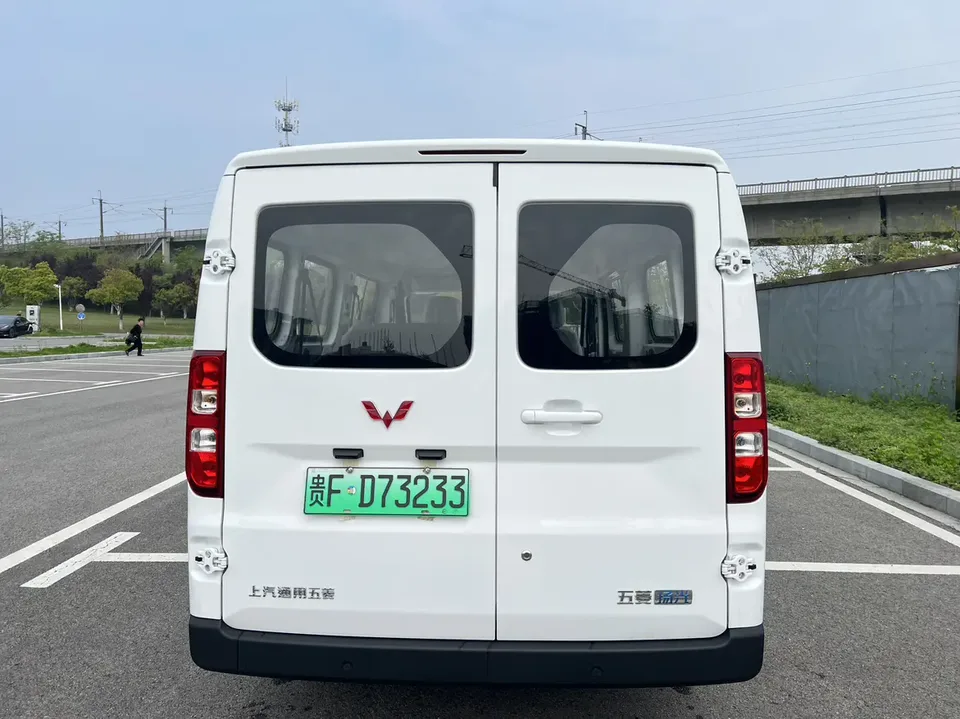 Wuling Yangguang 300km Comfort Bus Version 75kW 2025 — миниатюра 5