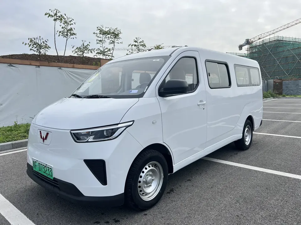 Wuling Yangguang 2025