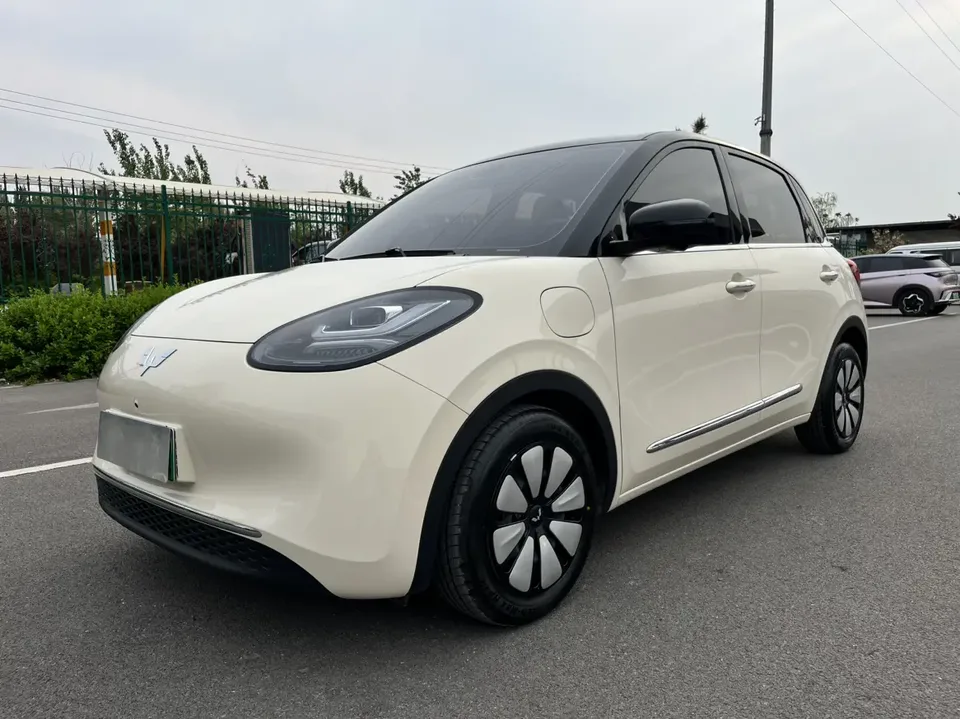 Wuling Bingo Bingo 2025 410KM Lingxi Premium Edition 2025 — photo 1, buy with delivery to Moscow