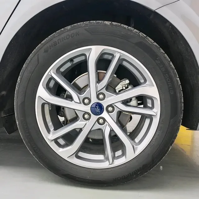 Ford Mondeo facelift EcoBoost 245 luxury model 2023 — миниатюра 5