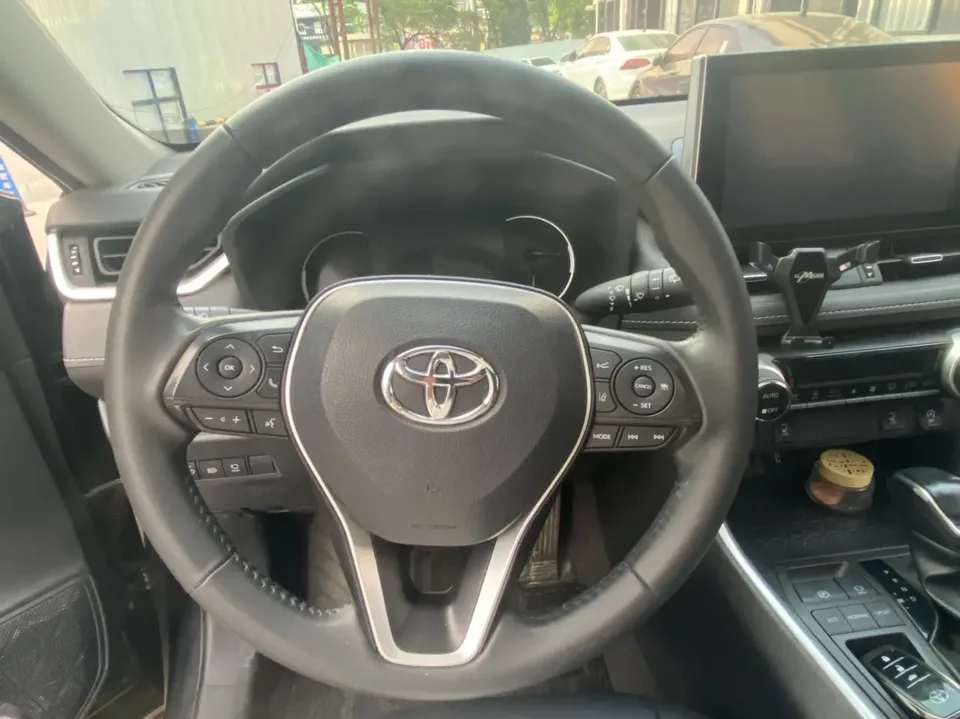 Toyota RAV4 2.0L CVT 2WD Fashion PLUS Edition 2022 — миниатюра 4