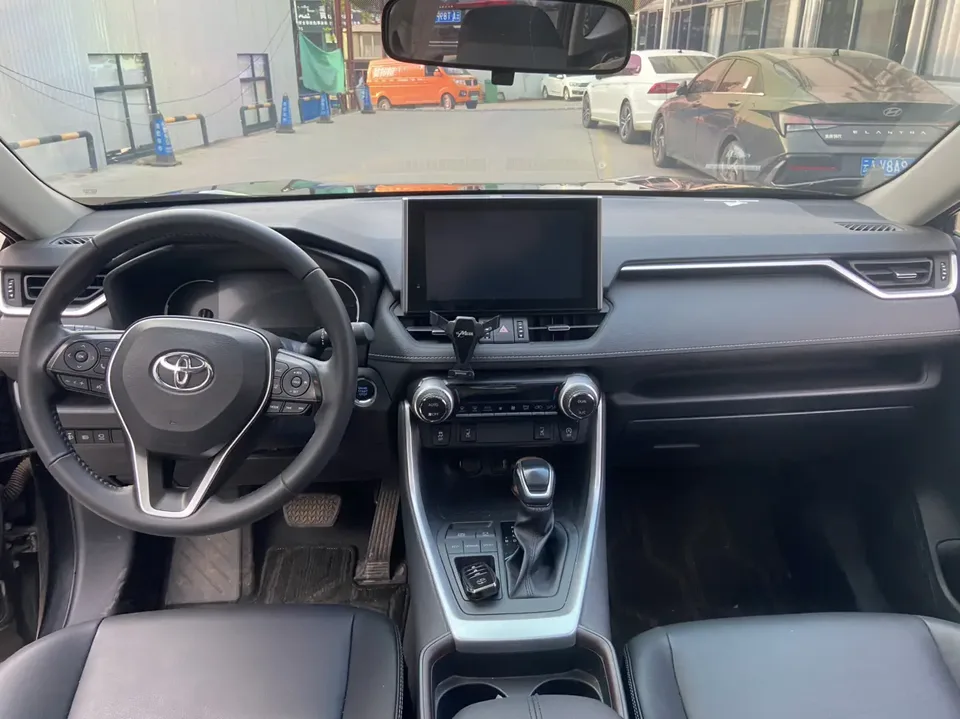 Toyota RAV4 2.0L CVT 2WD Fashion PLUS Edition 2022 — миниатюра 5
