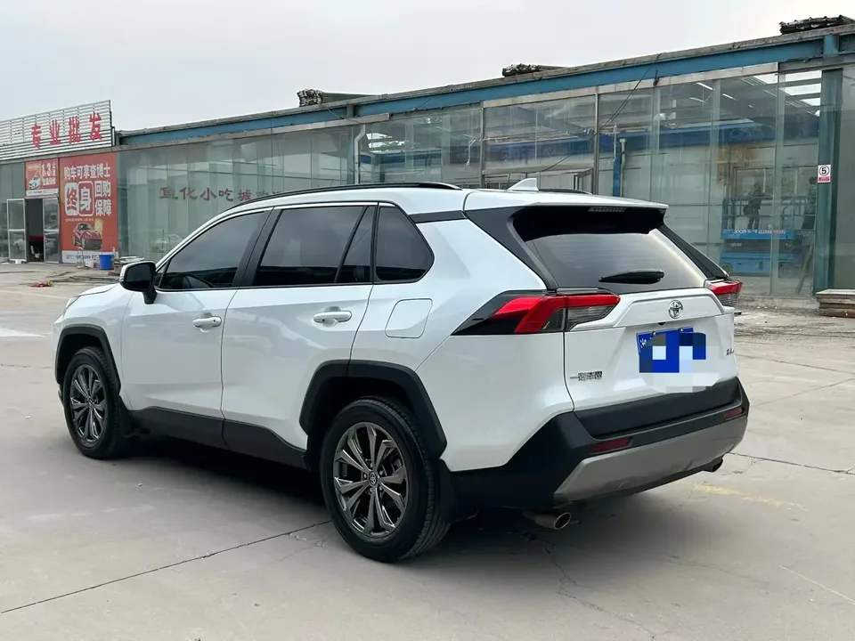Toyota RAV4 2.0L CVT 2WD Fashion PLUS Edition 2024 — миниатюра 4