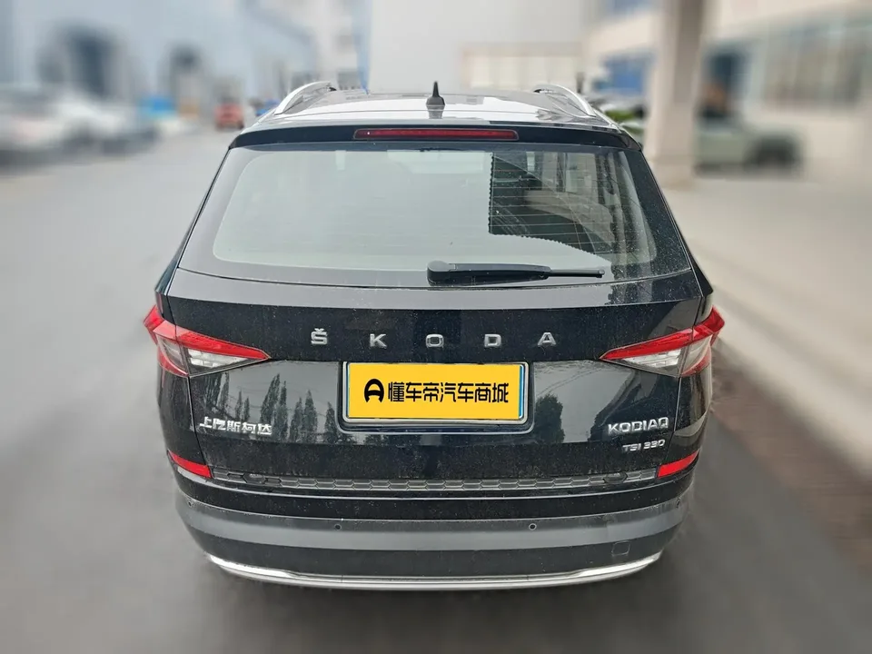 Skoda Kodiaq TSI330 7-seat two-wheel drive luxury premium version 2022 — миниатюра 2