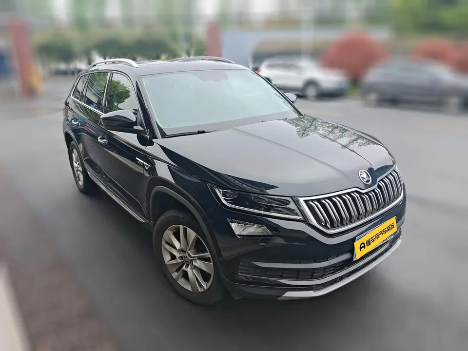 Skoda Kodiaq TSI330 7-seat two-wheel drive luxury premium version 2022 — миниатюра 3