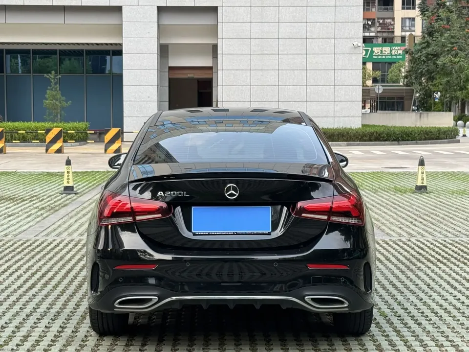 Mercedes-Benz Mercedes Benz A Class Mercedes-Benz A-Class 2023 A 200 L Sports Sedan Dynamic Edition 2023 — миниатюра 2