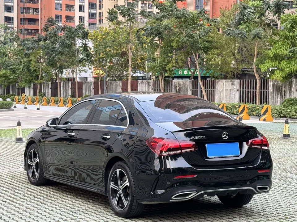 Mercedes-Benz Mercedes Benz A Class Mercedes-Benz A-Class 2023 A 200 L Sports Sedan Dynamic Edition 2023 — миниатюра 4