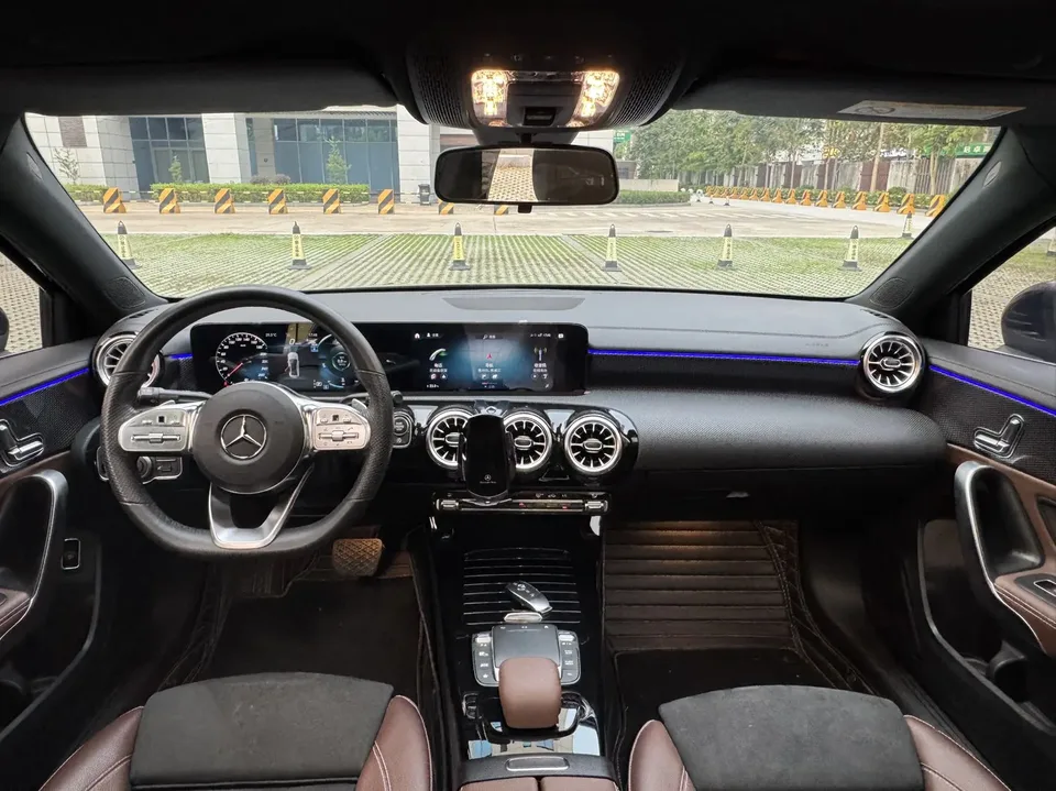 Mercedes-Benz Mercedes Benz A Class Mercedes-Benz A-Class 2023 A 200 L Sports Sedan Dynamic Edition 2023 — миниатюра 5