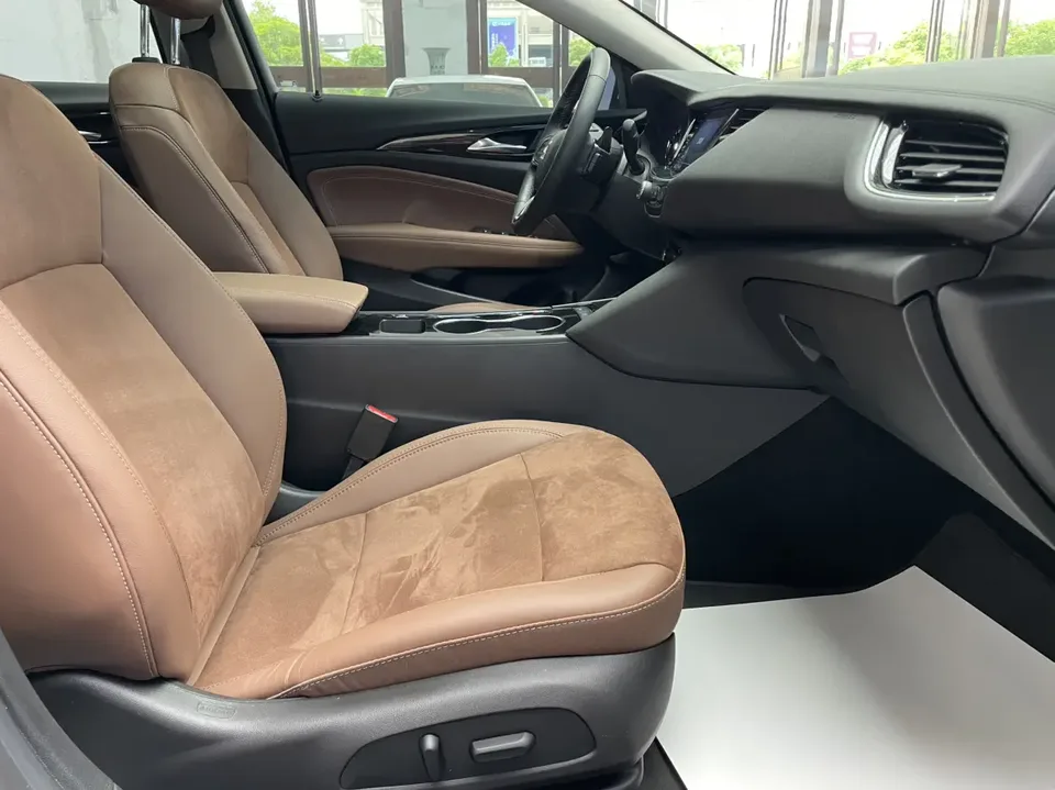 Buick Majesty Regal 2024 28T Enjoyment Edition 2023 — миниатюра 5