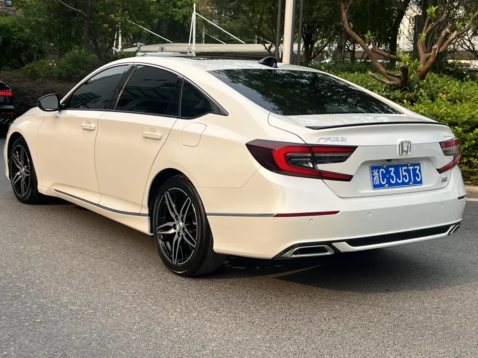 Honda Accord 2022 Accord 260TURBO Fantasy Night Premium Edition 2022 — миниатюра 2