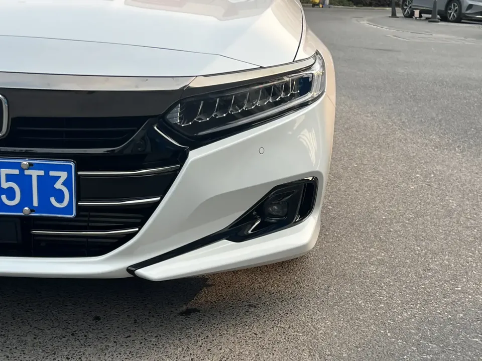 Honda Accord 2022 Accord 260TURBO Fantasy Night Premium Edition 2022 — миниатюра 3