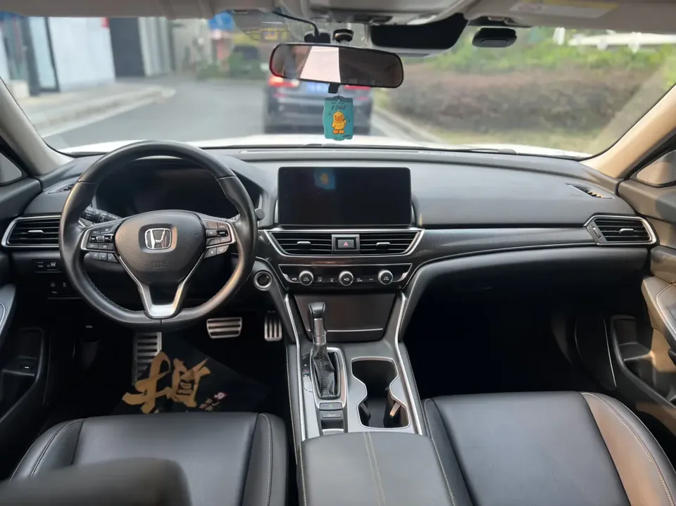 Honda Accord 2022 Accord 260TURBO Fantasy Night Premium Edition 2022 — миниатюра 4