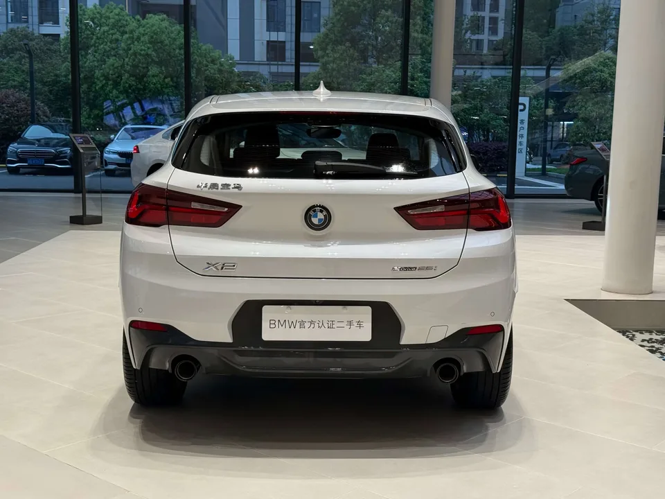 BMW X2 BMW X2 2023 sDrive25i M Sport Night Edition 2024 — миниатюра 5
