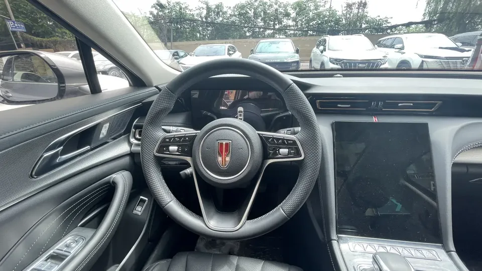 Hongqi H5 Hongqi H5 2023 1.5T DCT Zhilian Qiyue Edition 2023 — миниатюра 3