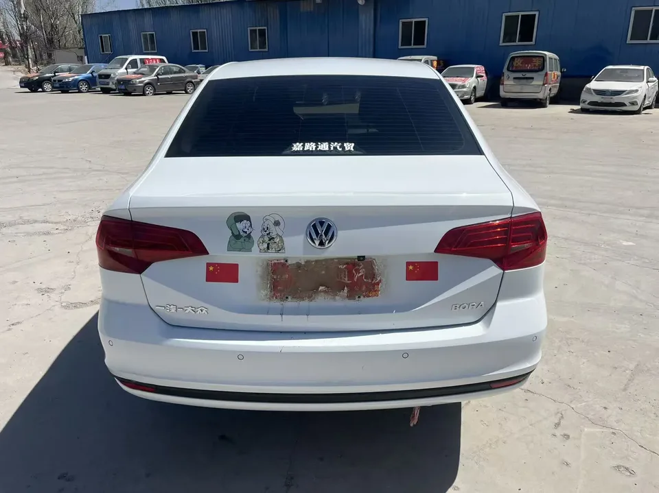 Volkswagen Bora Bora 2021 1.5L Automatic 30th Anniversary Edition 2023 — thumbnail 2