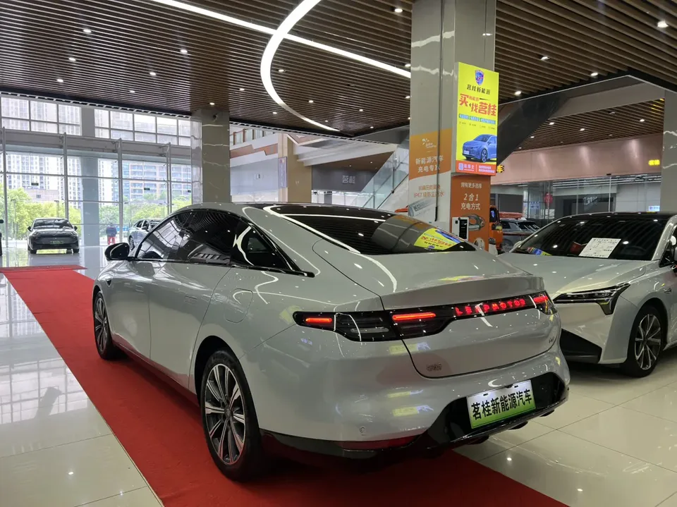 Leapmotor Zero running C01 Extended Range 216 Comfort Edition 2024 — миниатюра 5