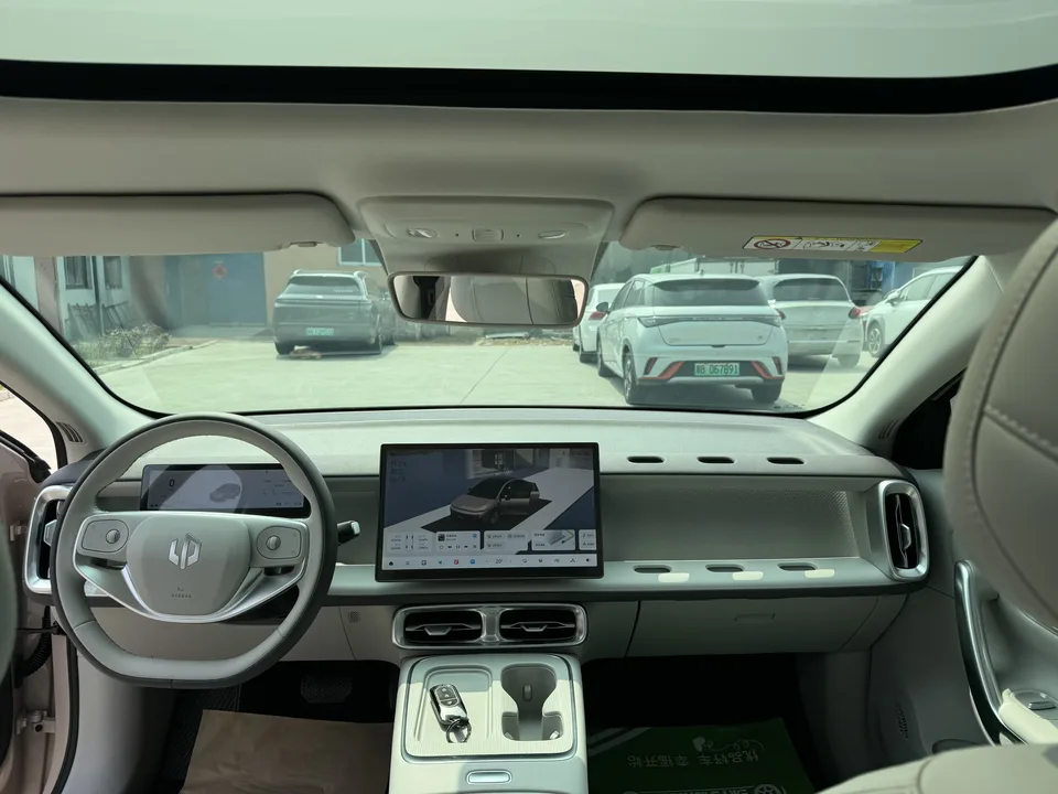 Leapmotor Leap running B01 550 Enjoy Edition 2025 — миниатюра 3