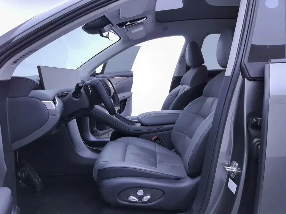 Zhiji LS6 Zhiji LS6 2025 Linglizard Intelligent Driving Edition 2025 — миниатюра 3