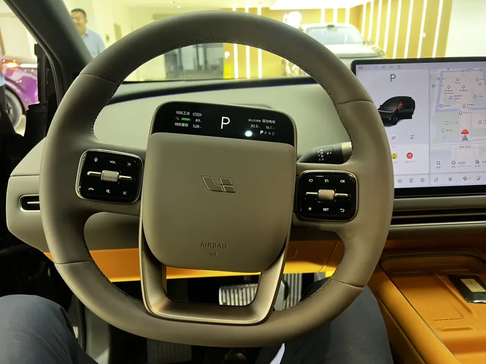 Li Ideal i6 Ideal i6 2025 Two-wheel drive standard version 2025 — thumbnail 4