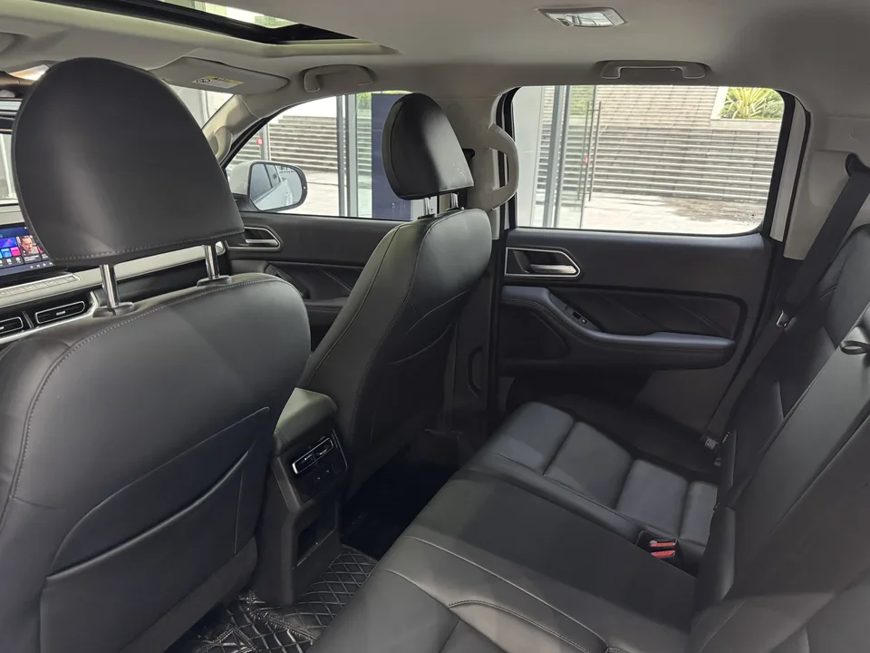 Great Wall gun passenger version 2.0T gasoline automatic four-wheel drive comfort model GW4C20B 2024 — миниатюра 4