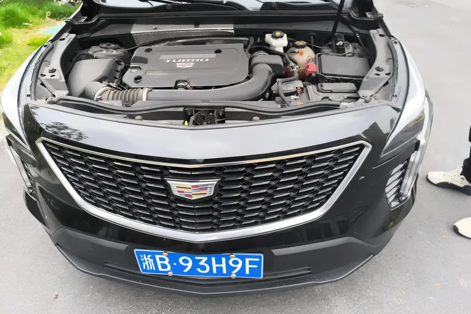 Cadillac XT4 Cadillac XT4 2022 28T two-wheel drive fashion model 2022 — миниатюра 4