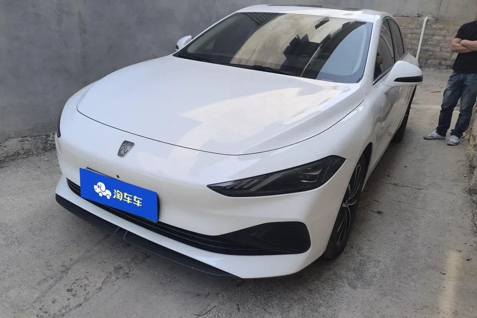 Roewe D7 DMH 2025
