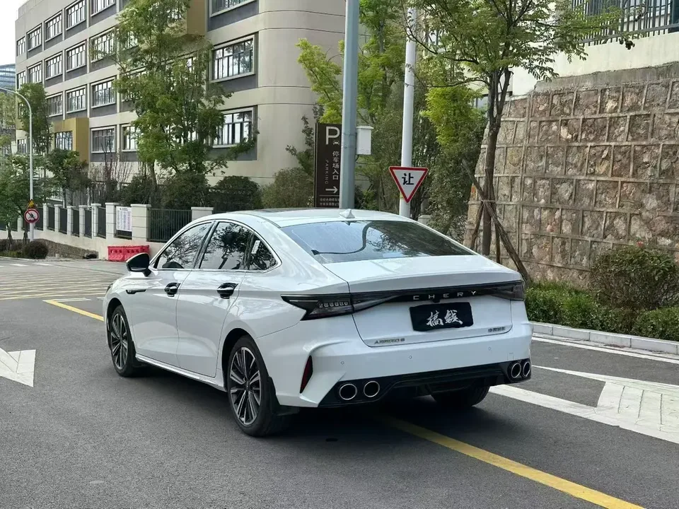 Chery Arrizo 8 1.6TGDI DCT Excellence Edition 2024 — миниатюра 4