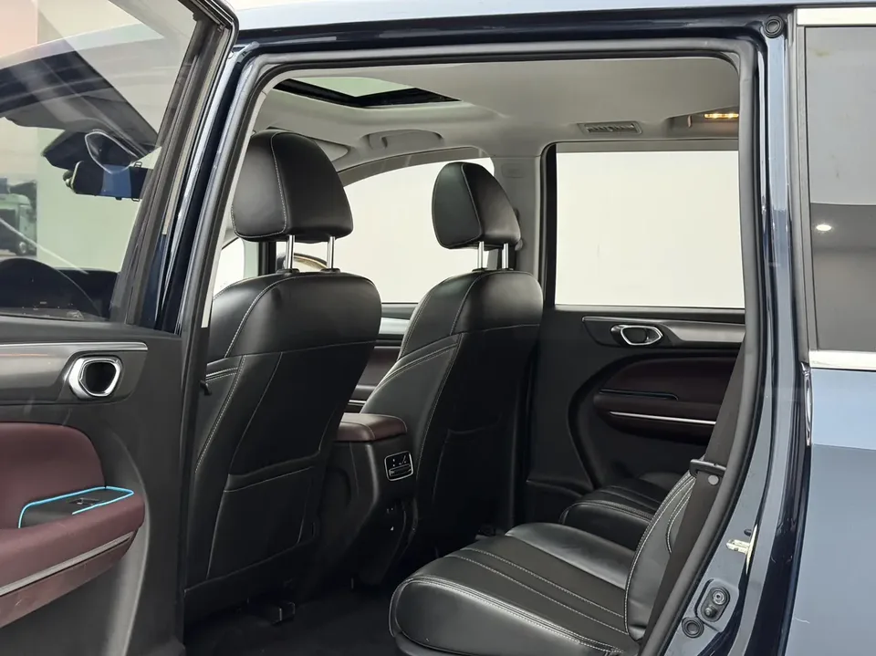 GAC Trumpchi M6 Pro 270T Automatic Deluxe Edition 2022 — миниатюра 4
