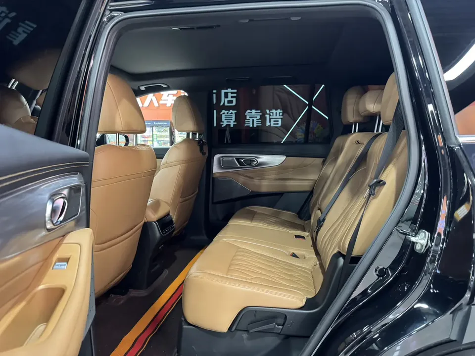 GAC Trumpchi GS8 Trumpchi GS8 2024 Pilot Series 2.0TGDI 4WD Luxury Smart Edition 2024 — миниатюра 5