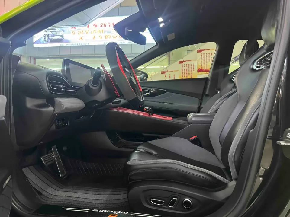GAC Trumpchi Shadow Leopard 400T Automatic R Max Edition 2024 — миниатюра 5