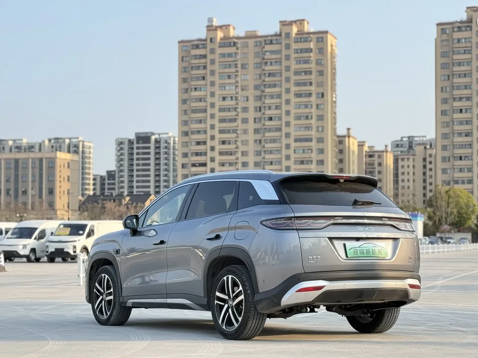 BYD Song L DM Intelligent Driving Edition DM-i 112KM Beyond Edition 2025 — миниатюра 2
